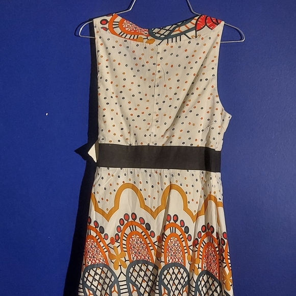 Arueh Dress - Picture 2 of 4